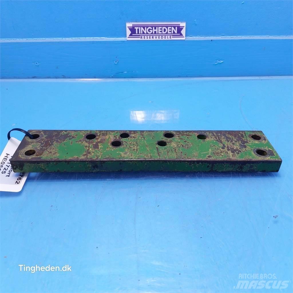 John Deere 1350 Cits traktoru papildaprīkojums