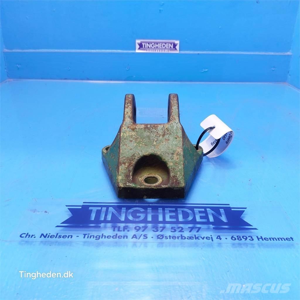 John Deere 1640 Cits traktoru papildaprīkojums