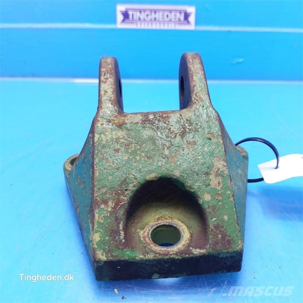 John Deere 1640 Cits traktoru papildaprīkojums