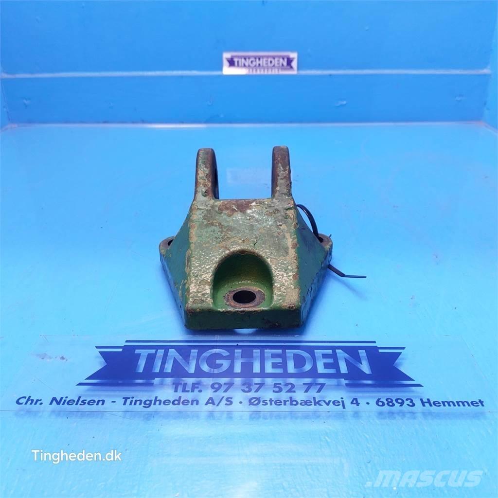 John Deere 1640 Cits traktoru papildaprīkojums