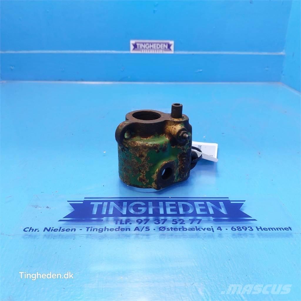 John Deere 1640 Cits traktoru papildaprīkojums