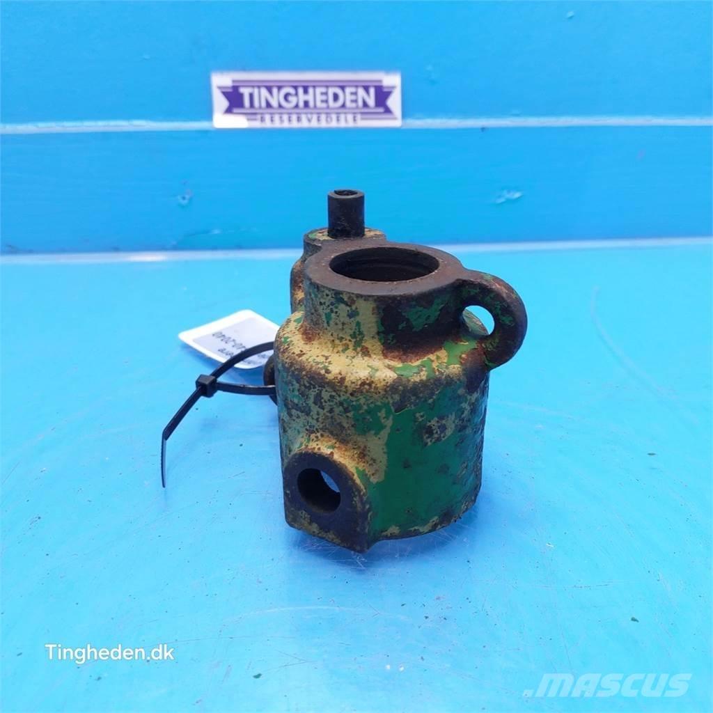John Deere 1640 Cits traktoru papildaprīkojums