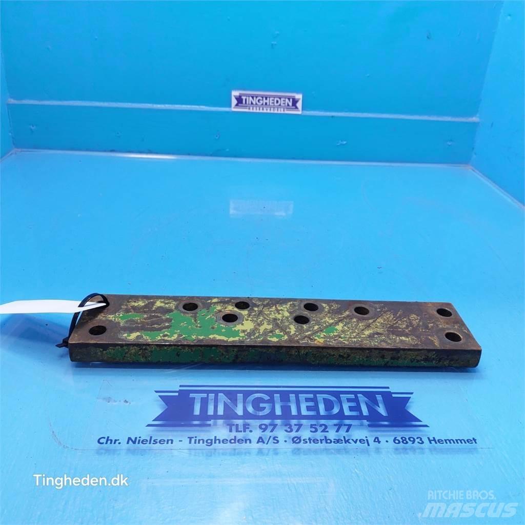 John Deere 1640 Cits traktoru papildaprīkojums