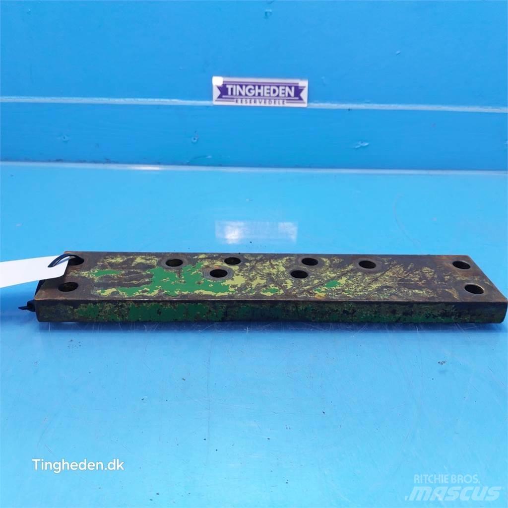 John Deere 1640 Cits traktoru papildaprīkojums