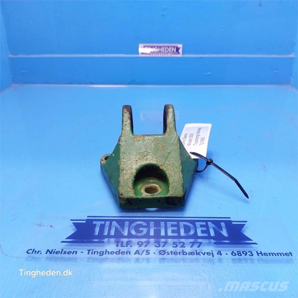 John Deere 2020 Cits traktoru papildaprīkojums