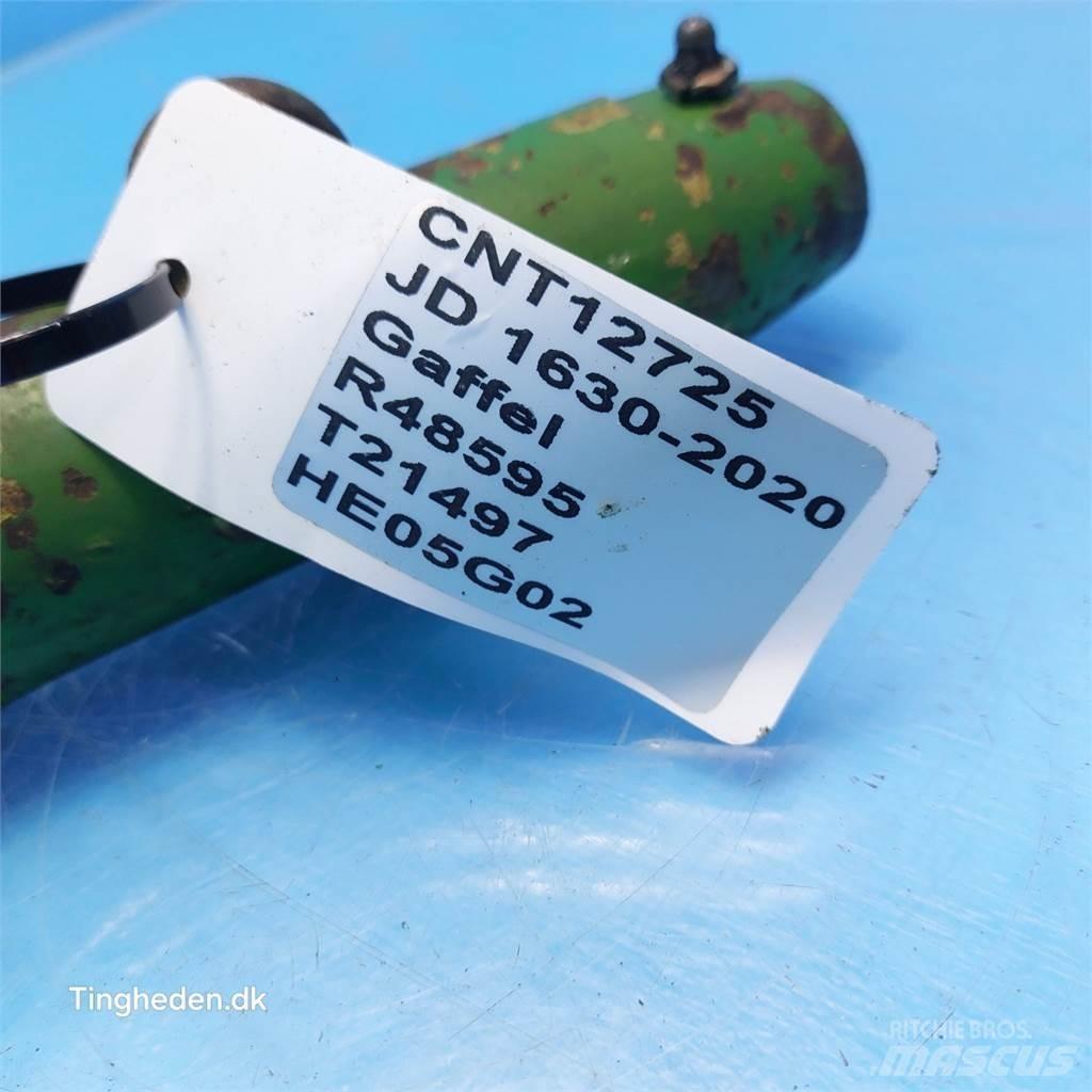 John Deere 2020 Cits traktoru papildaprīkojums