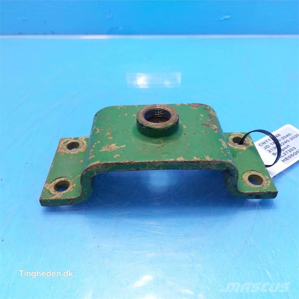 John Deere 2020 Cits traktoru papildaprīkojums