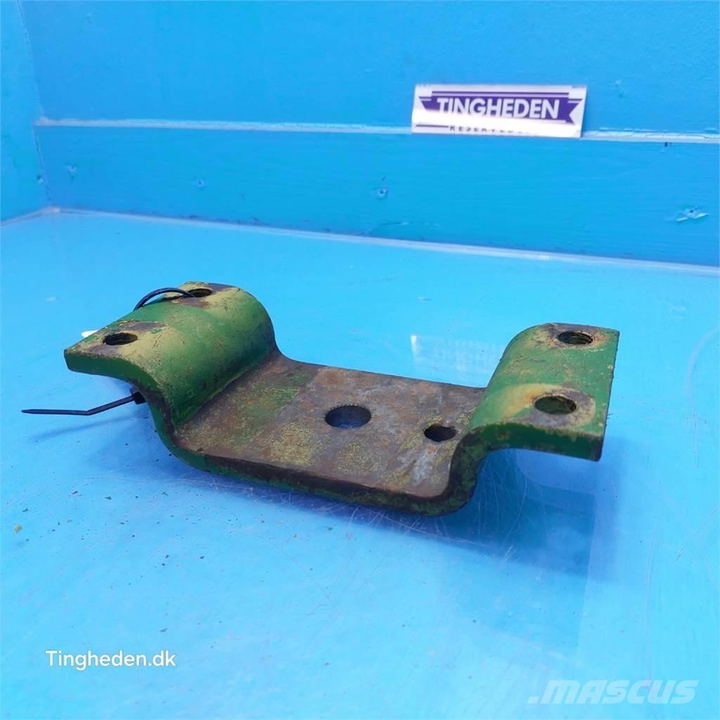 John Deere 2020 Cits traktoru papildaprīkojums