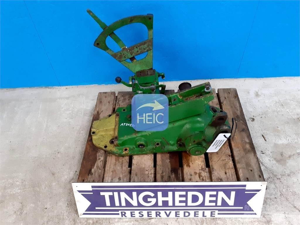 John Deere 2030 Cits traktoru papildaprīkojums