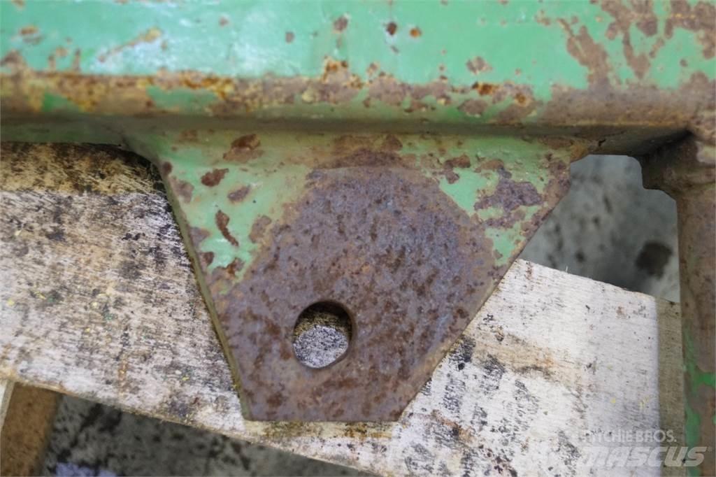 John Deere 2030 Cits traktoru papildaprīkojums