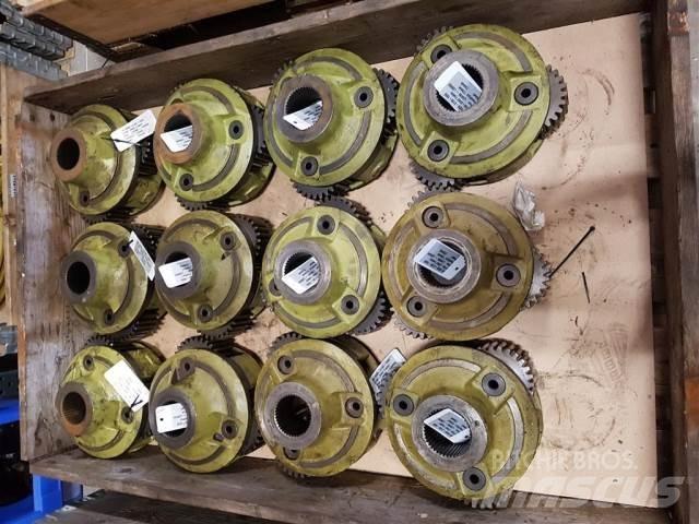 John Deere 2040 Cits traktoru papildaprīkojums