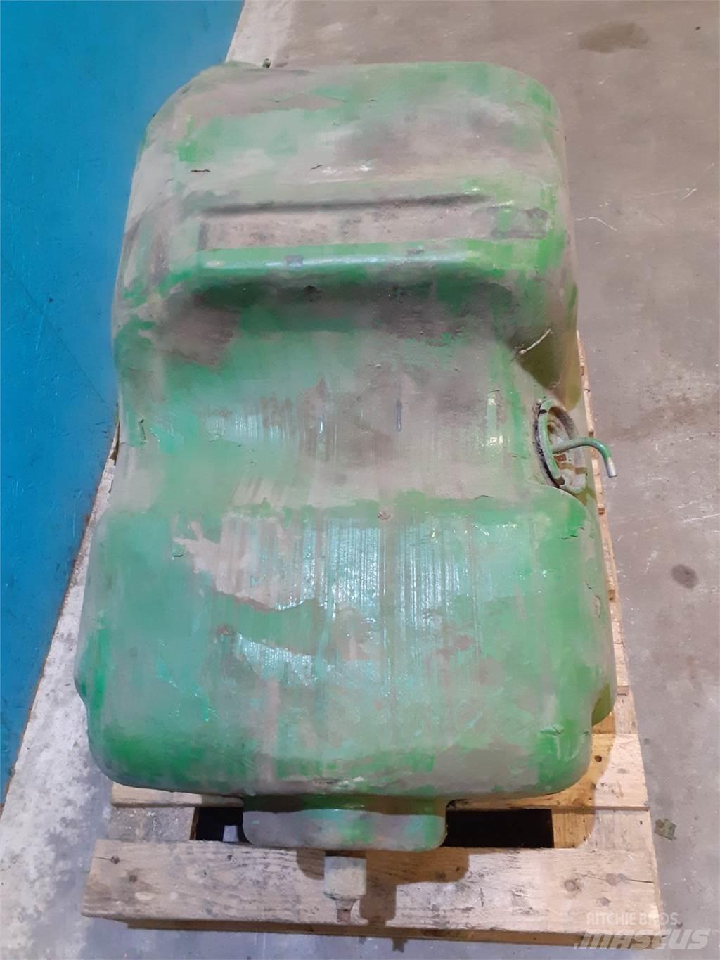 John Deere 2040 Cits traktoru papildaprīkojums