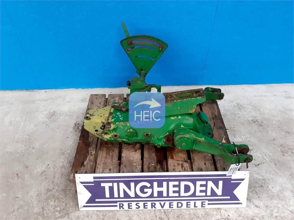 John Deere 2040 Cits traktoru papildaprīkojums