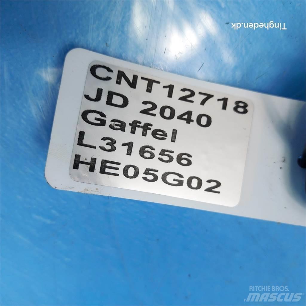 John Deere 2040 Cits traktoru papildaprīkojums