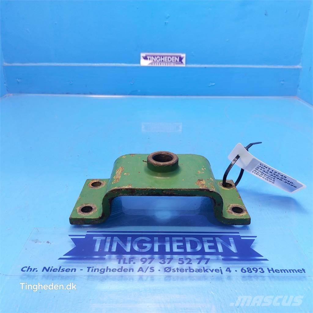 John Deere 2040 Cits traktoru papildaprīkojums