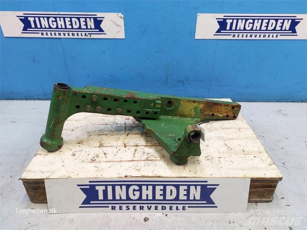 John Deere 2040 Cits traktoru papildaprīkojums