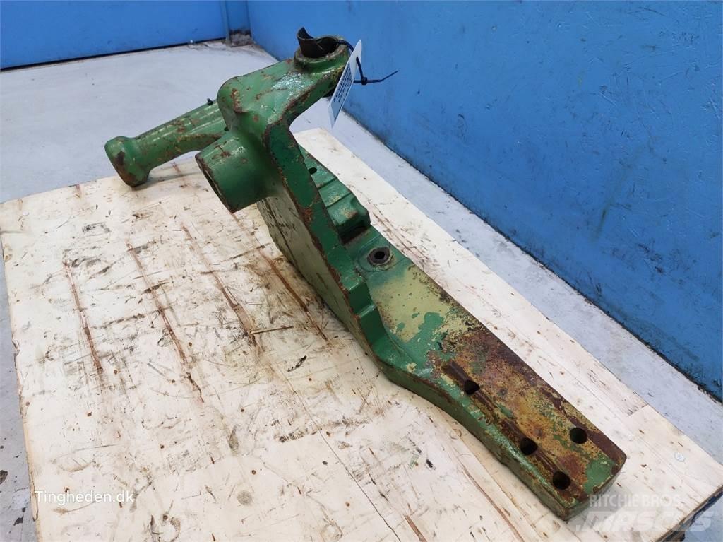 John Deere 2040 Cits traktoru papildaprīkojums