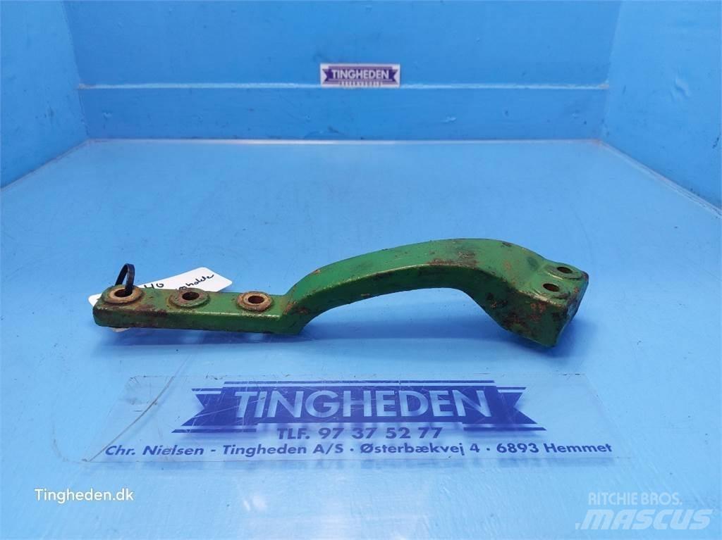 John Deere 2040 Cits traktoru papildaprīkojums