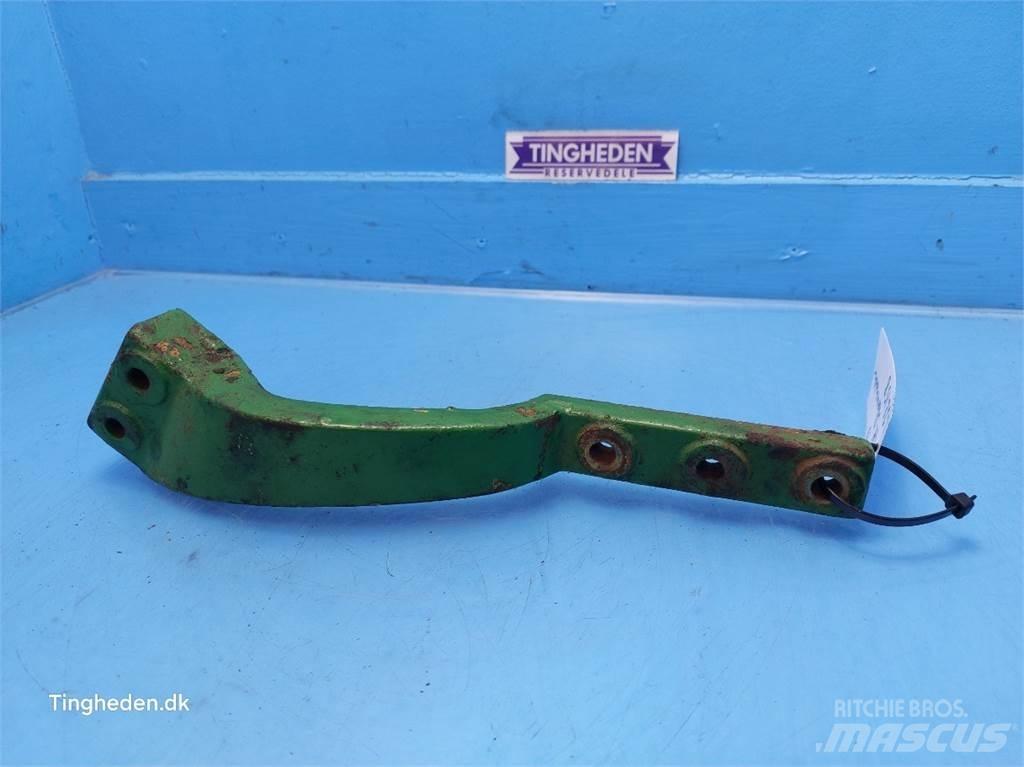 John Deere 2040 Cits traktoru papildaprīkojums