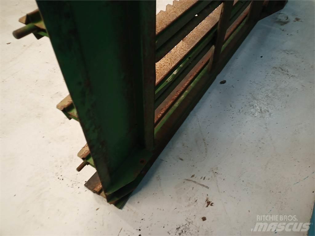 John Deere 2054 Smilšu un sāls kaisītāji