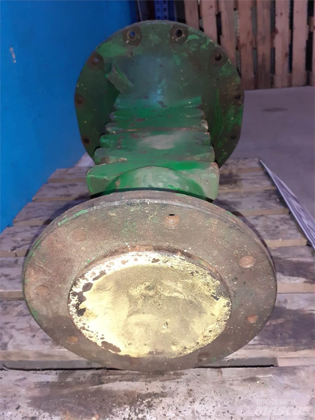 John Deere 2120 Cits traktoru papildaprīkojums