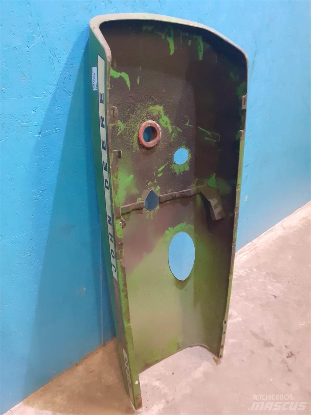 John Deere 2120 Cits traktoru papildaprīkojums