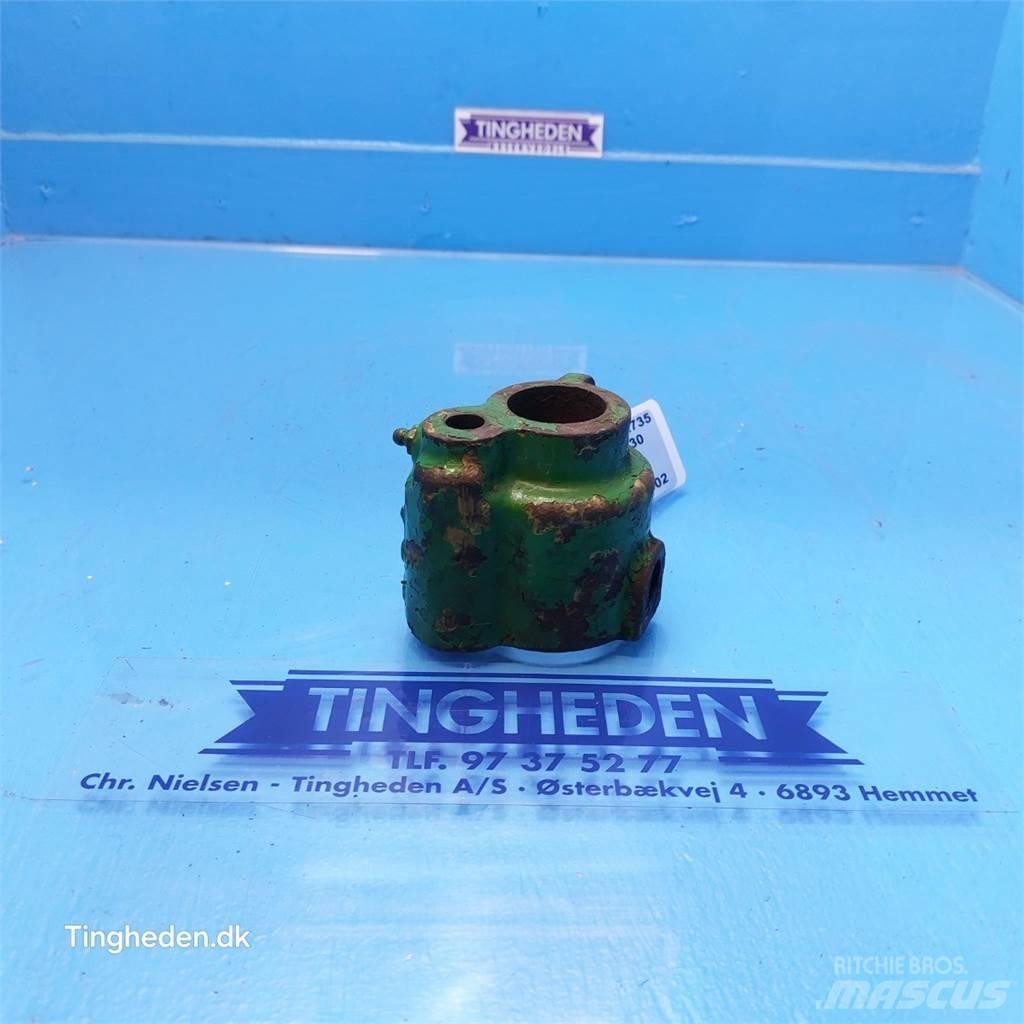 John Deere 2130 Cits traktoru papildaprīkojums