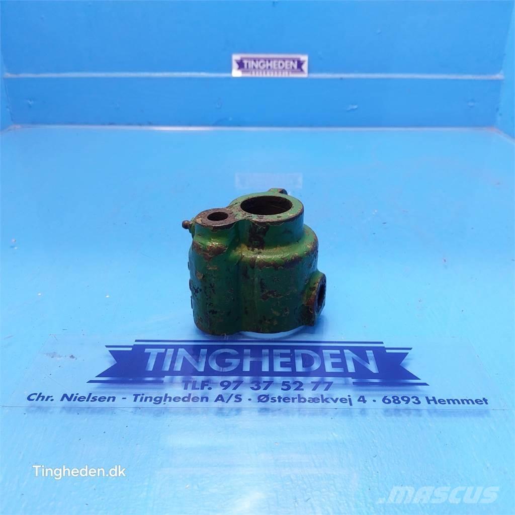 John Deere 2130 Cits traktoru papildaprīkojums