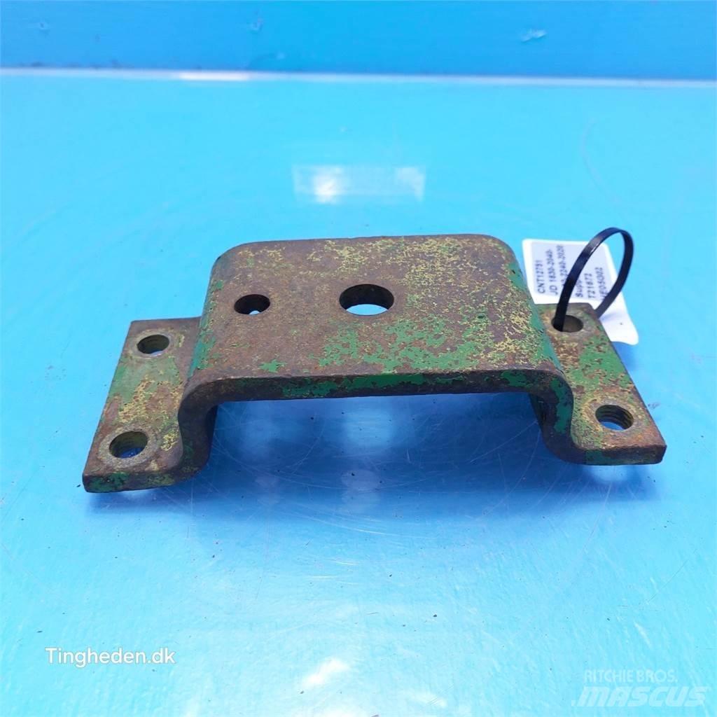 John Deere 2130 Cits traktoru papildaprīkojums
