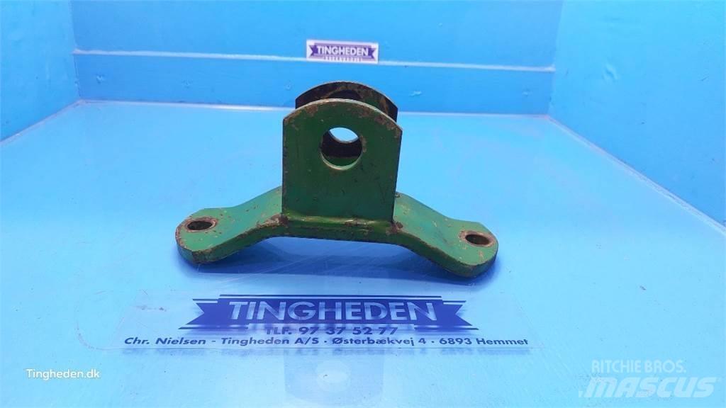 John Deere 2140 Cits traktoru papildaprīkojums
