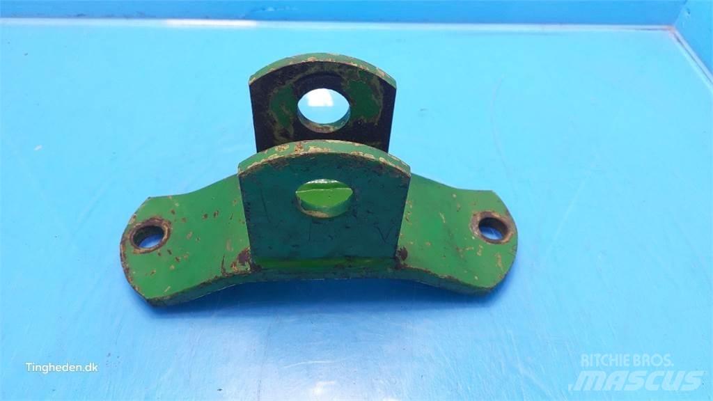John Deere 2140 Cits traktoru papildaprīkojums