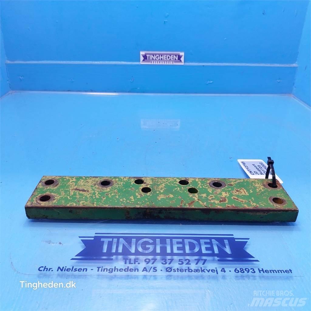 John Deere 2140 Cits traktoru papildaprīkojums