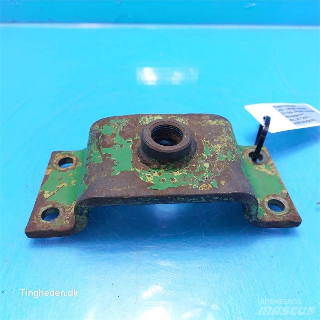 John Deere 2240 Cits traktoru papildaprīkojums