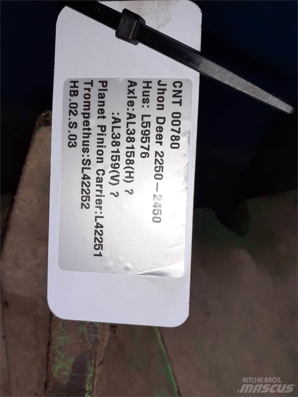 John Deere 2450 Cits traktoru papildaprīkojums