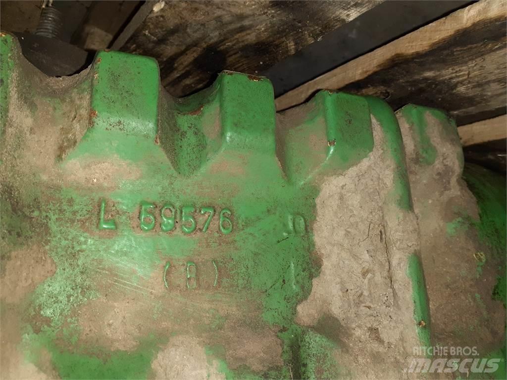 John Deere 2450 Cits traktoru papildaprīkojums