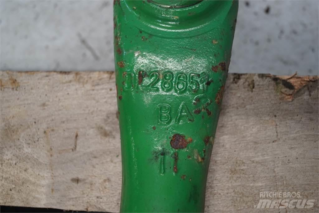 John Deere 2450 Cits traktoru papildaprīkojums