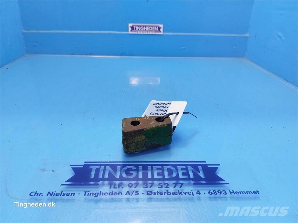 John Deere 3030 Cits traktoru papildaprīkojums