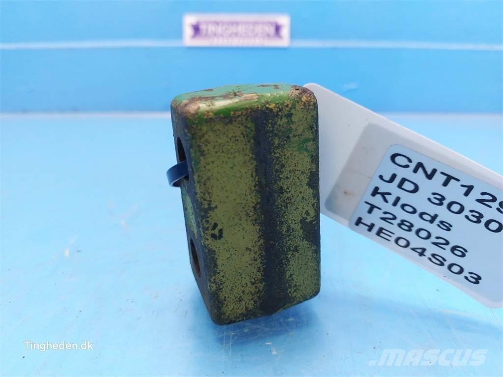 John Deere 3030 Cits traktoru papildaprīkojums