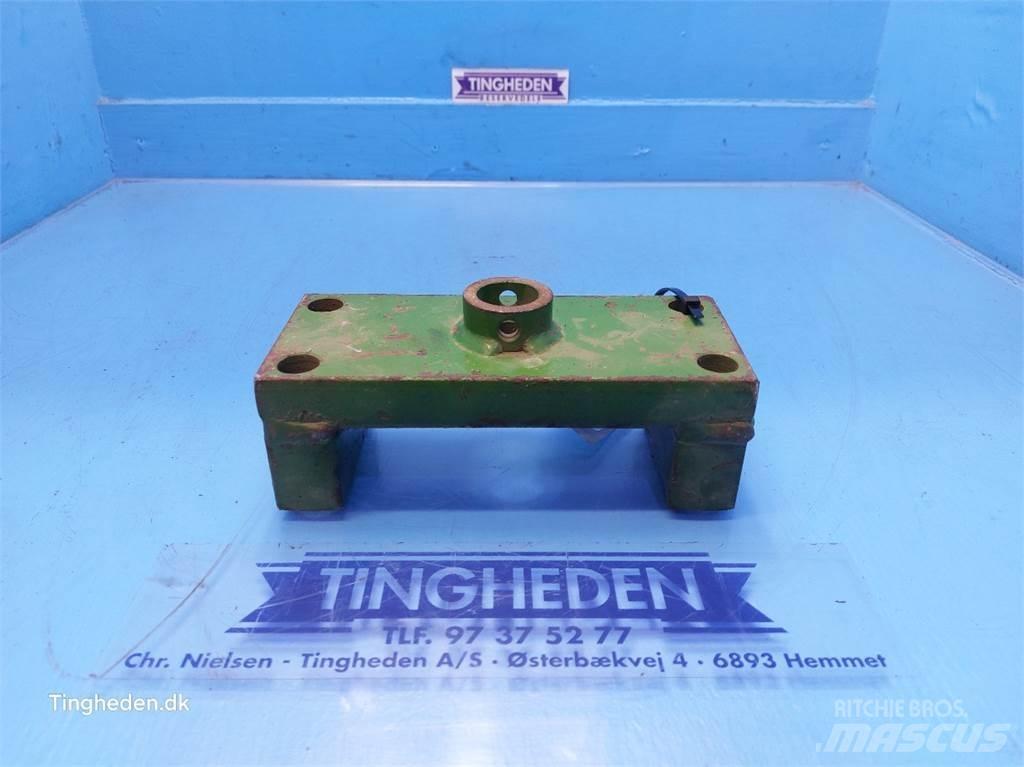 John Deere 3030 Cits traktoru papildaprīkojums