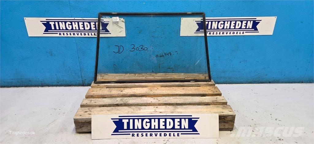 John Deere 3030 Kabīnes un interjers