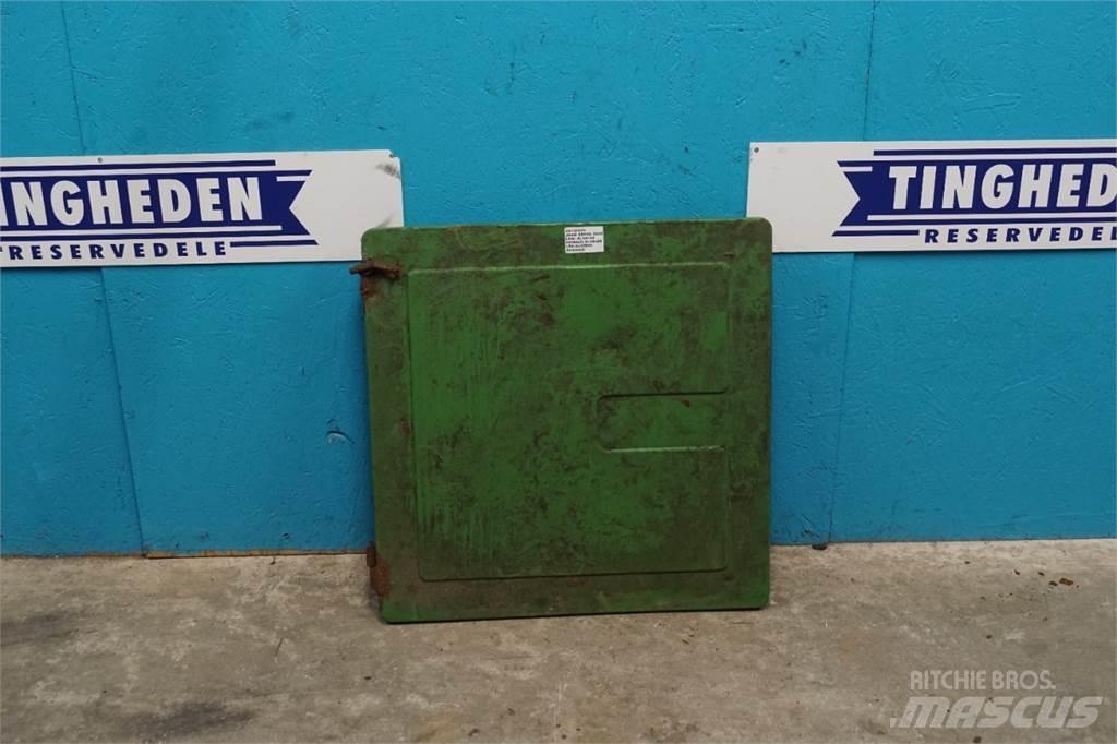 John Deere 3040 Kabīnes un interjers