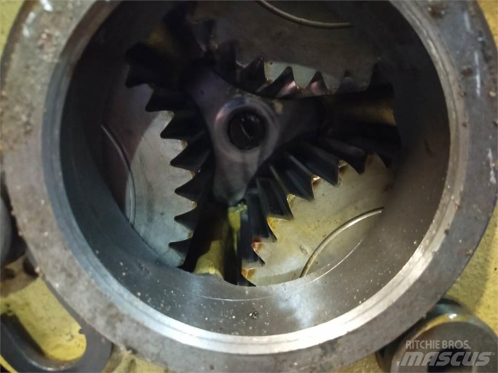 John Deere 3040 Cits traktoru papildaprīkojums