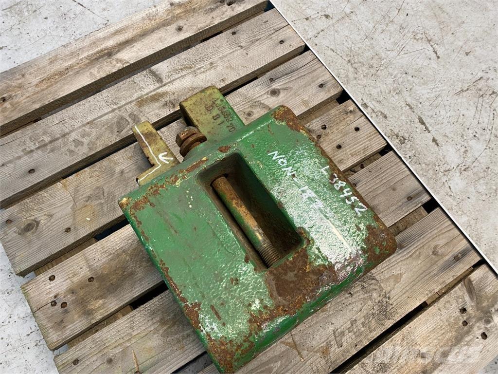 John Deere 3040 Priekšējie svari