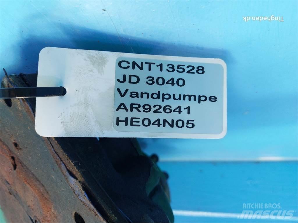 John Deere 3040 Dzinēji