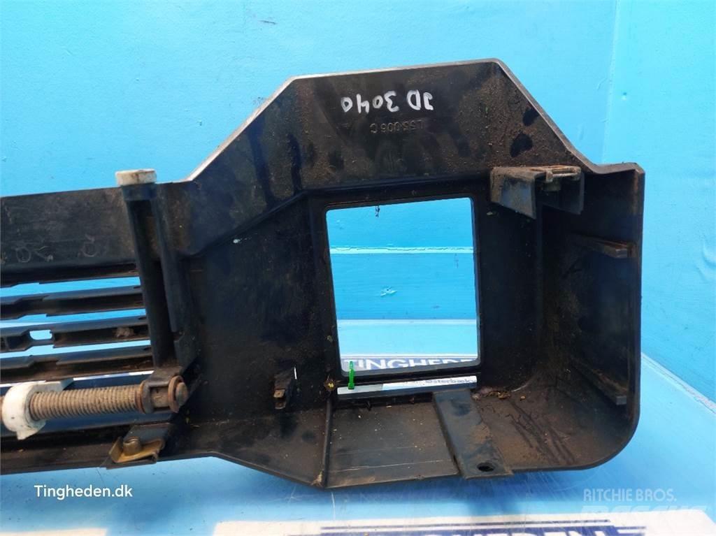 John Deere 3040 Kabīnes un interjers