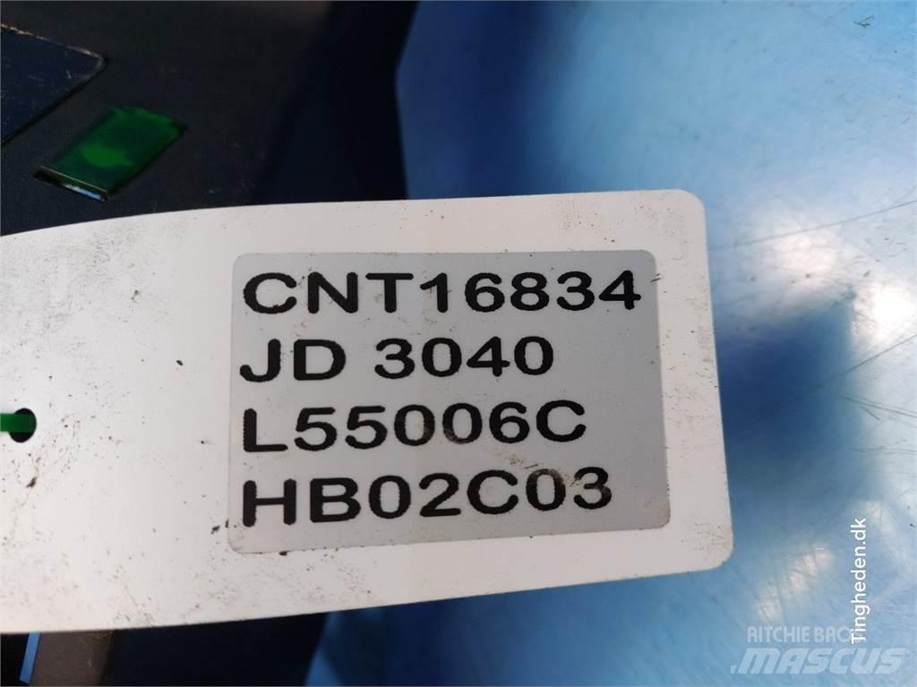 John Deere 3040 Kabīnes un interjers