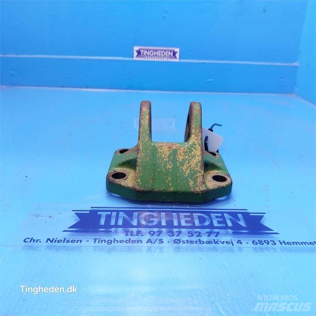 John Deere 3050 Cits traktoru papildaprīkojums
