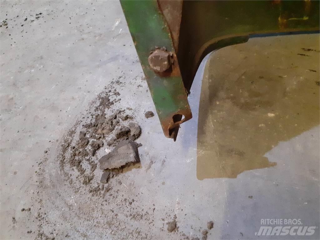 John Deere 3130 Cits traktoru papildaprīkojums
