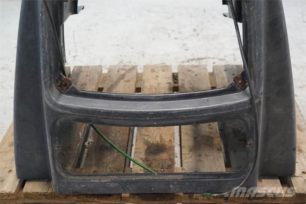 John Deere 3140 Kabīnes un interjers