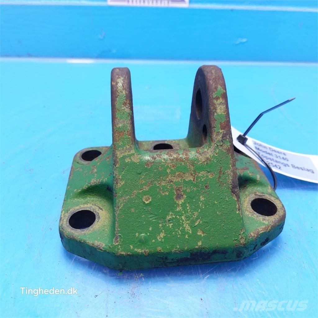 John Deere 3140 Cits traktoru papildaprīkojums